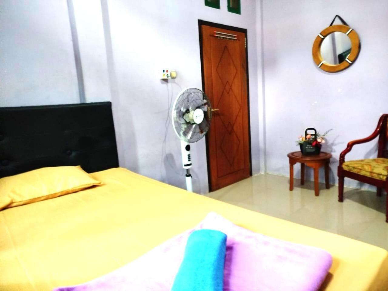 Kurnia Homestay Ternate Exterior foto